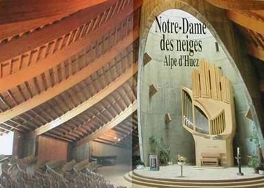 L'orgue conçu par Jean Guillou derrière l'autel